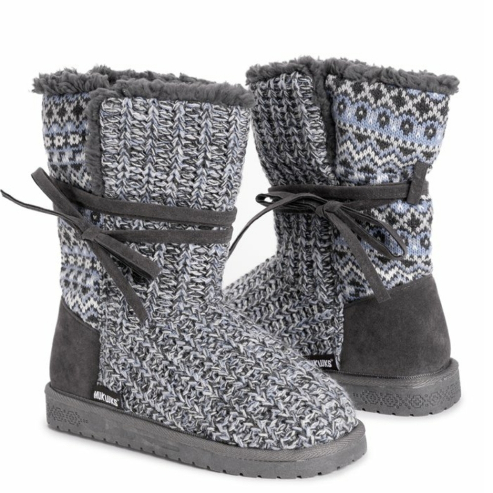 NWT Muk Luk's Clementine boot - gray